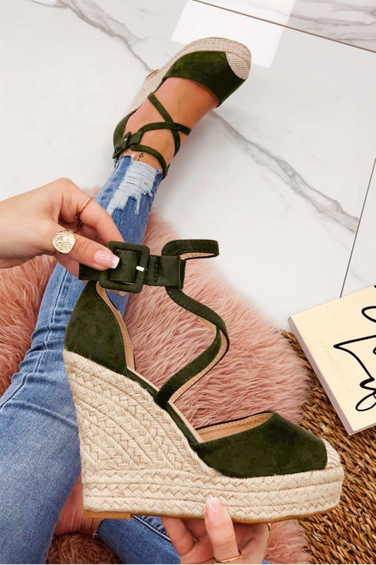 Espadrilles verdi con zeppa e fasce ad incrocio