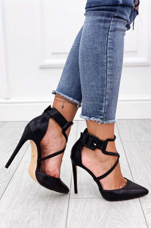 Escarpins noirs en similicuir avec talon haut