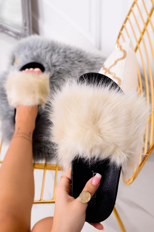 Beige slip-on sandals with faux fur Street