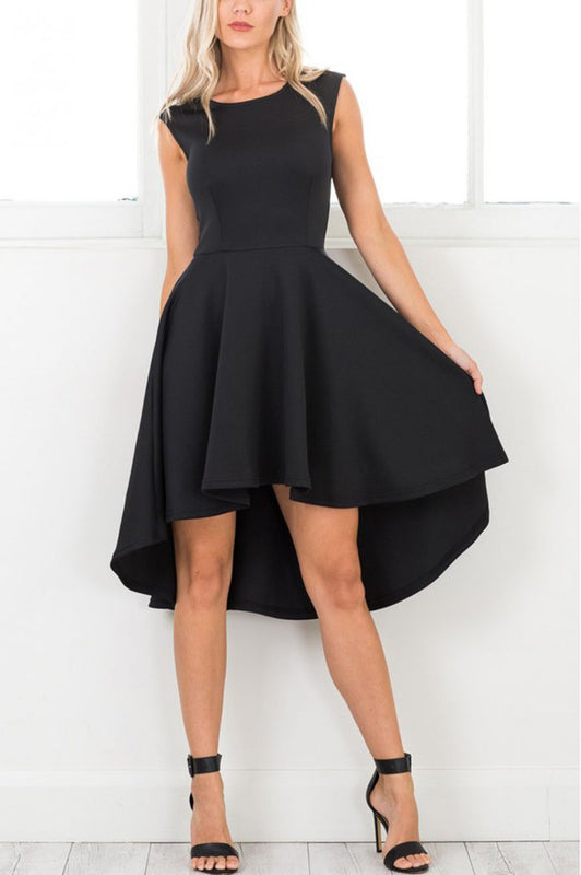 Sleeveless dress with pleated skirt - Black