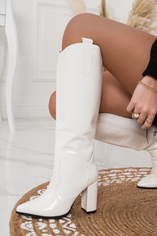 stivali bianchi con tacco in finto coccodrillo