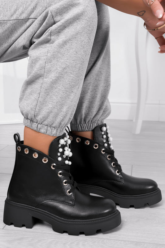 Bottines noires avec perles et strass