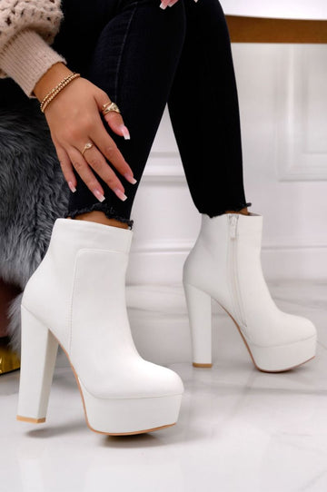 FELICIA - Bottines blanches en similicuir à talons hauts