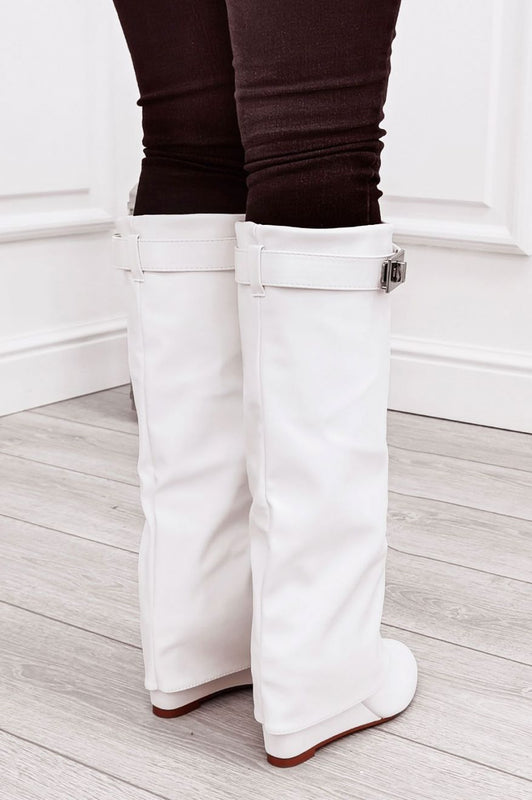 Stivali bianchi in finta pelle con risvolto e zeppa