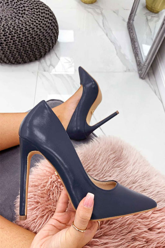 Decolletè blu in finta pelle con tacco alto