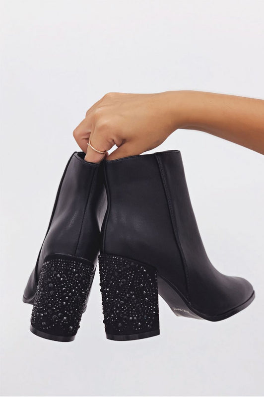 Bottines noires à talon confortable orné de bijoux