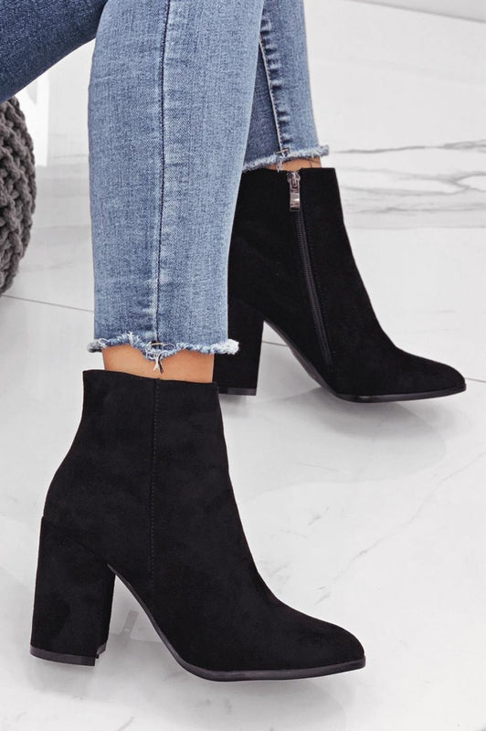 Bottines noires en daim avec talon confortable