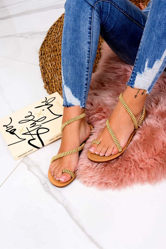 Sandales tongs plats camel avec applications dorées