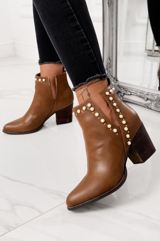 Bottines camel avec perles et talon confortable