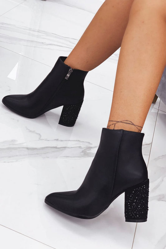 Bottines noires à talon confortable orné de bijoux