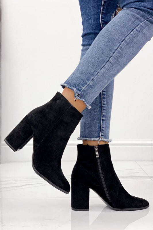 Bottines noires en daim avec talon confortable