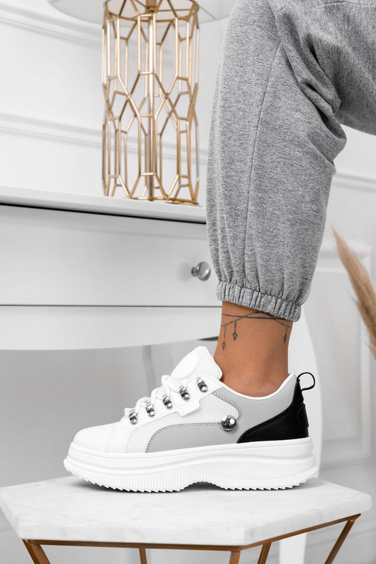 Baskets blanches avec empiècements contrastés et crochets argentés
