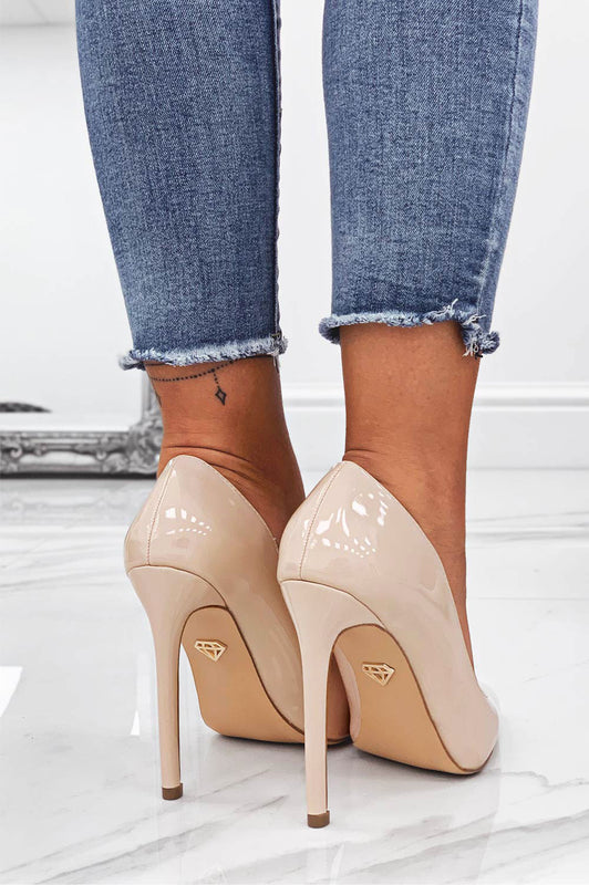 Escarpins beiges en vernis à talons hauts