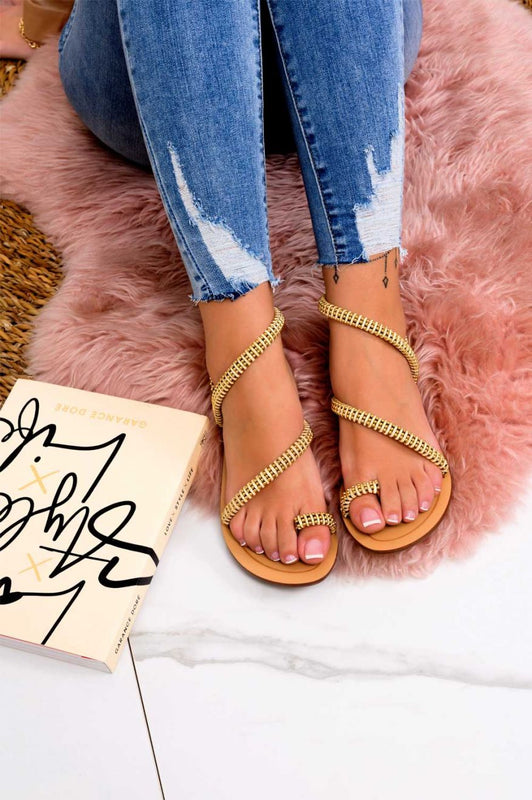 Sandales tongs plats camel avec applications dorées