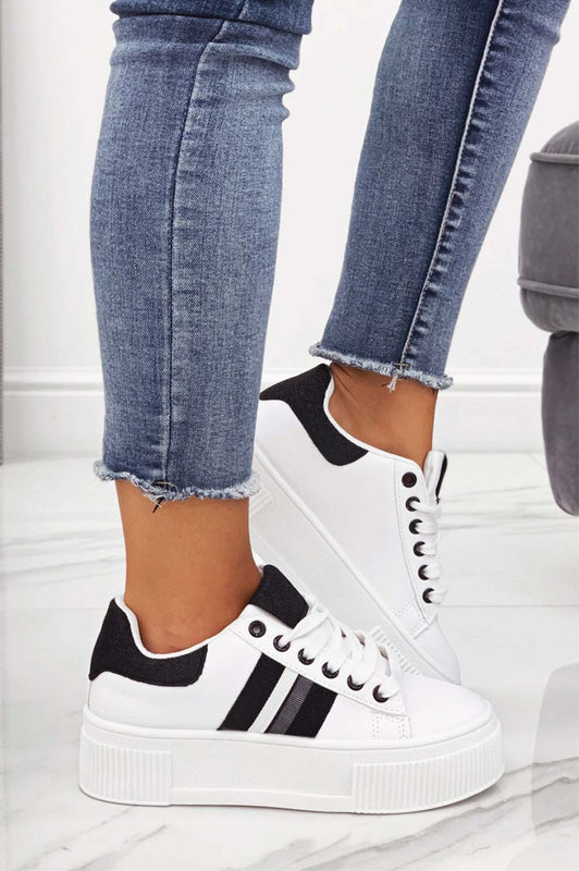 Sneakers bianche con lacci e inserti glitter neri