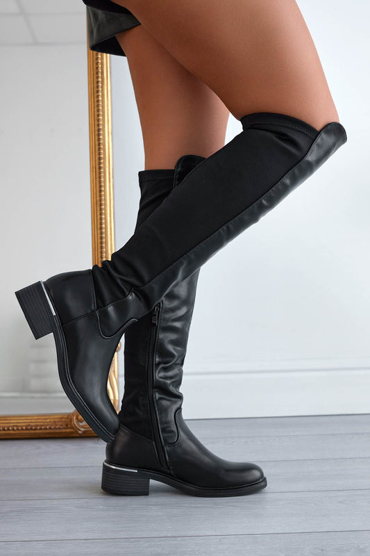 Stivali neri alla coscia in tessuto elastico sul retro