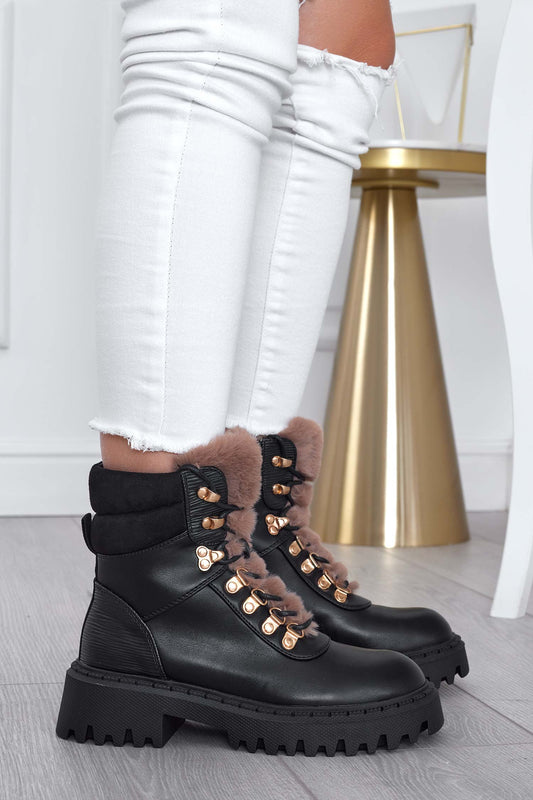 MATHIAS - Bottines noires style rangers avec languette en fausse fourrure