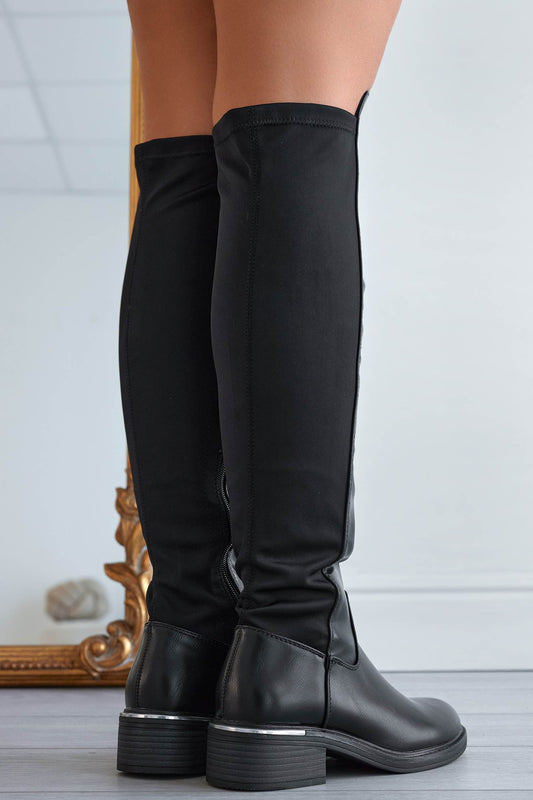 Stivali neri alla coscia in tessuto elastico sul retro