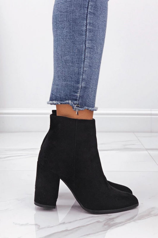 Bottines noires en daim avec talon confortable
