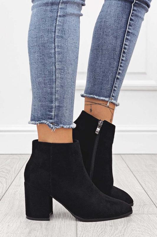 Bottines noires en daim à la cheville avec talon confortable