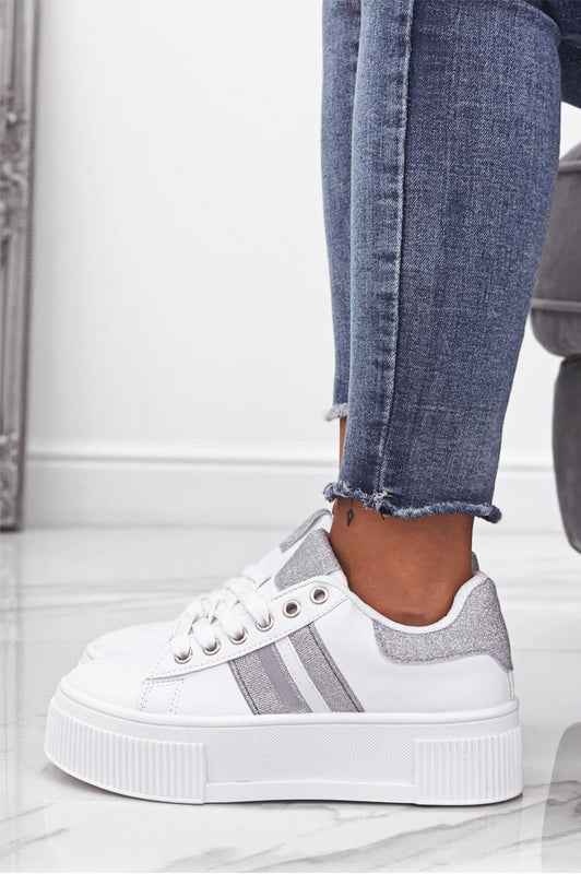 Sneakers bianche con lacci e inserti glitter argento