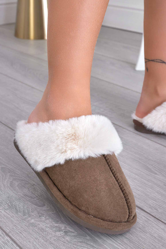 Brown padded slippers with faux fur trim