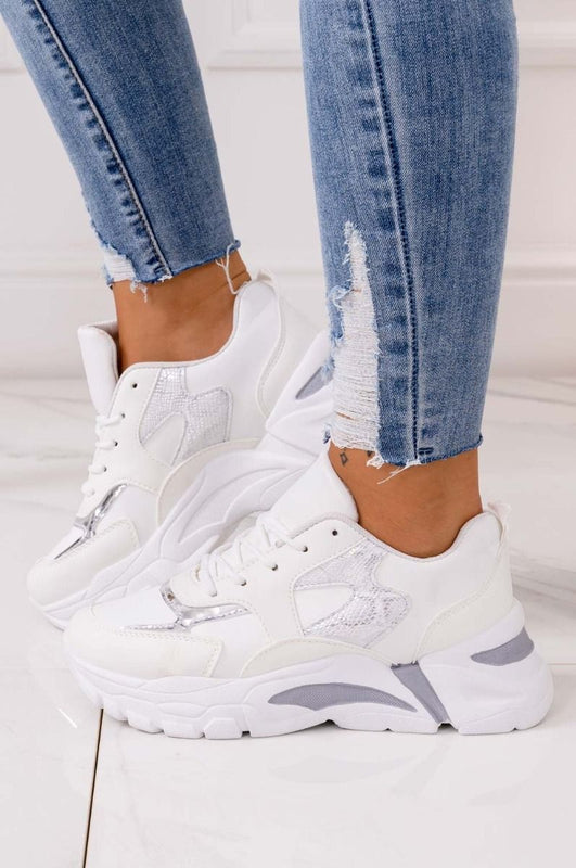 Sneakers bianche con suola spessa e inserti argento pitonato