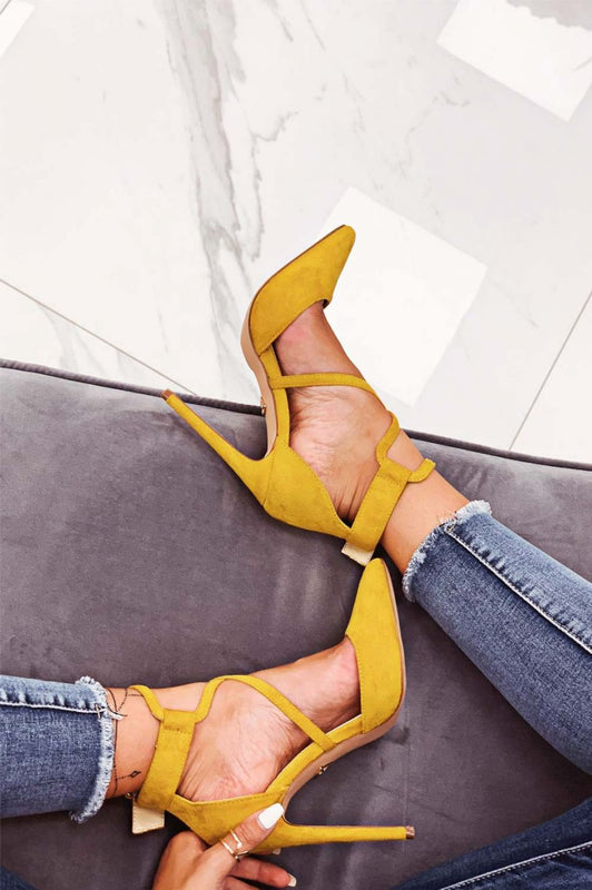 Decolletè giallo senape scamosciate con tacco alto