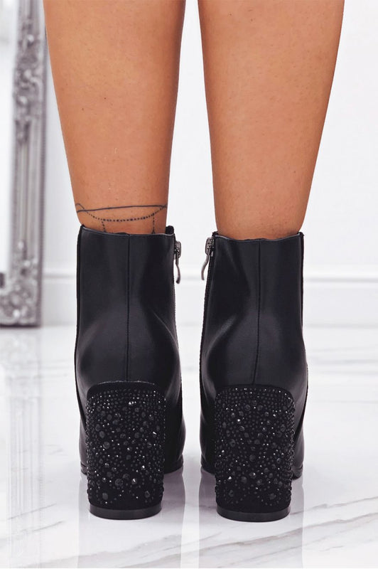 Bottines noires à talon confortable orné de bijoux