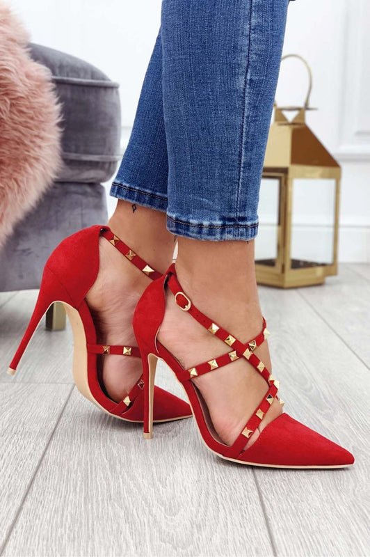 Decolletè rosse scamosciate con borchie oro e tacco alto