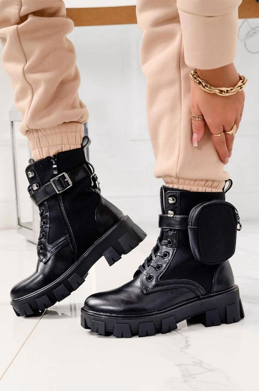 Bottines noires style rangers avec lacets et pochette amovible