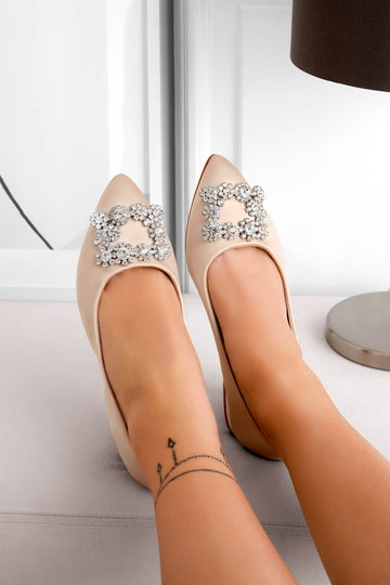 Ballerines champagne en satin avec bijou
