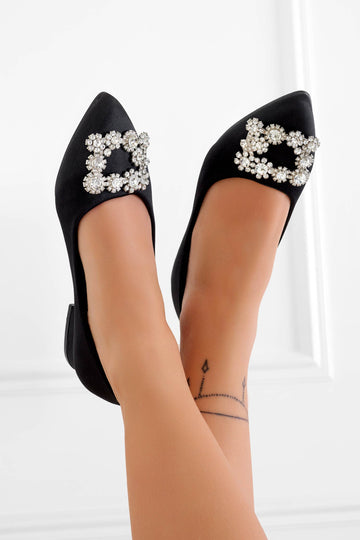 Ballerines noires en satin avec bijou