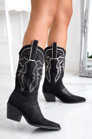 Black camperos ankle boots with white embroidery