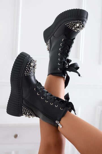 Bottines noires Alexoo style rangers avec clous et strass